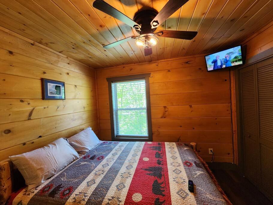 Dancing Bear Cabin- Relax & Enjoy! Sevierville Exterior photo