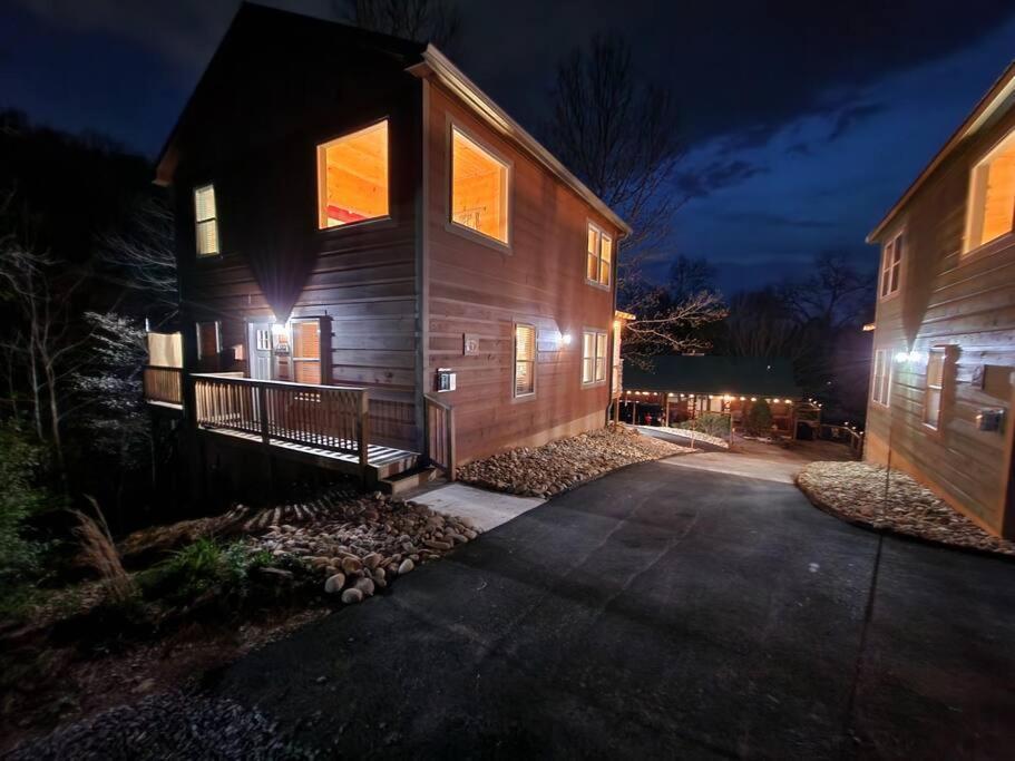 Dancing Bear Cabin- Relax & Enjoy! Sevierville Exterior photo