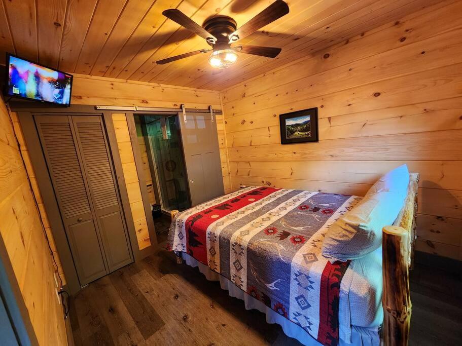 Dancing Bear Cabin- Relax & Enjoy! Sevierville Exterior photo