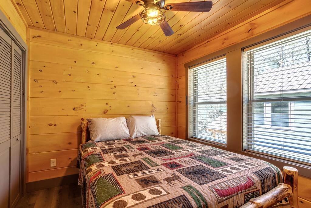 Dancing Bear Cabin- Relax & Enjoy! Sevierville Exterior photo