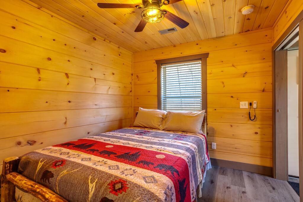 Dancing Bear Cabin- Relax & Enjoy! Sevierville Exterior photo