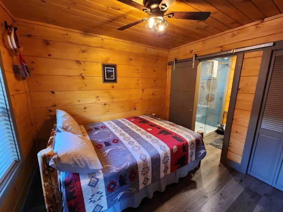 Dancing Bear Cabin- Relax & Enjoy! Sevierville Exterior photo