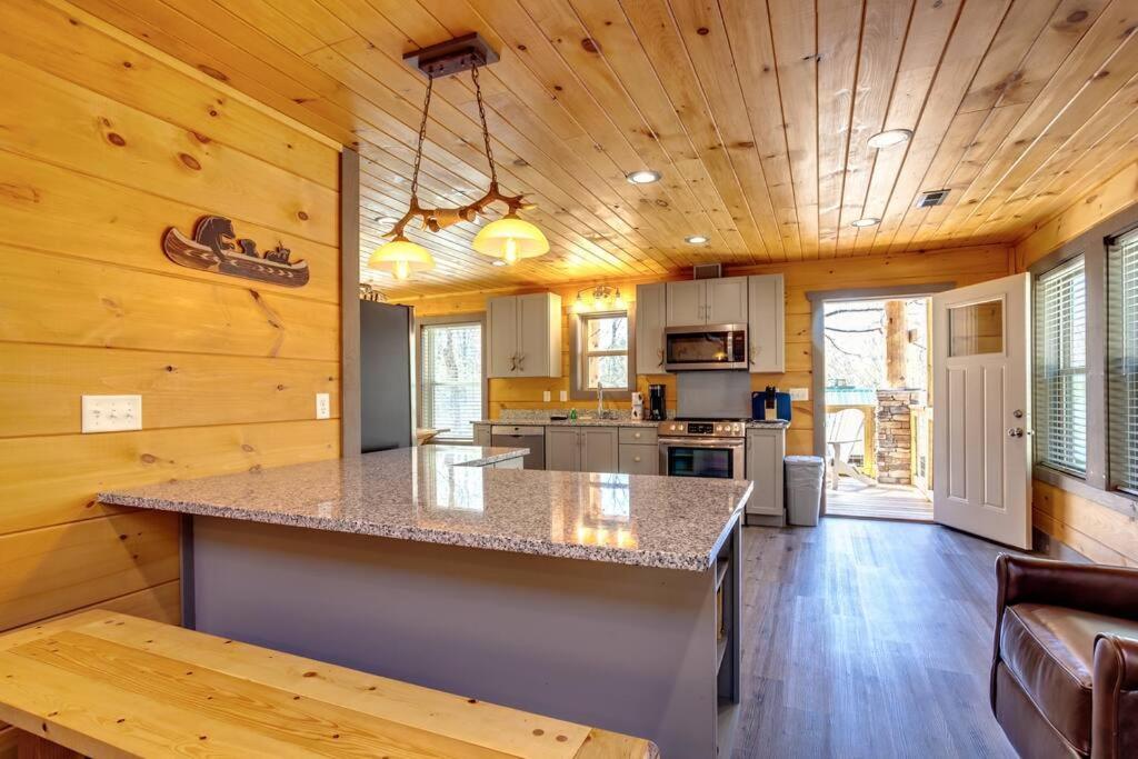 Dancing Bear Cabin- Relax & Enjoy! Sevierville Exterior photo
