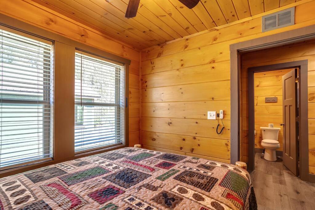 Dancing Bear Cabin- Relax & Enjoy! Sevierville Exterior photo