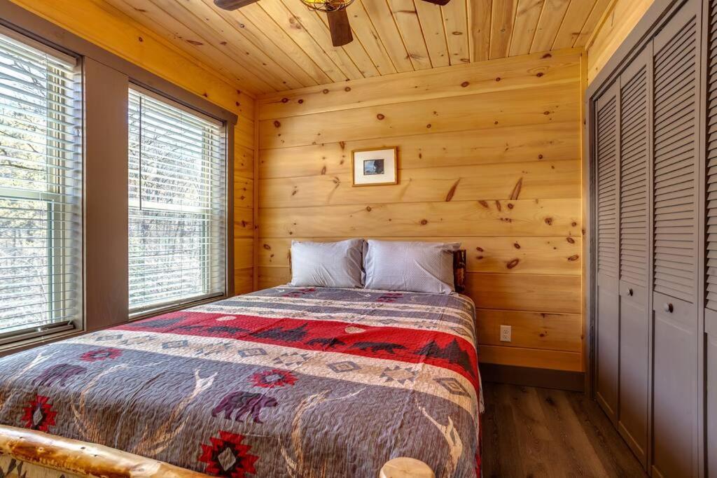 Dancing Bear Cabin- Relax & Enjoy! Sevierville Exterior photo