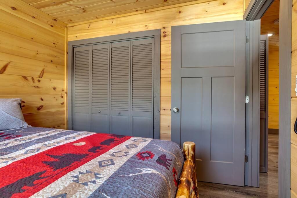 Dancing Bear Cabin- Relax & Enjoy! Sevierville Exterior photo